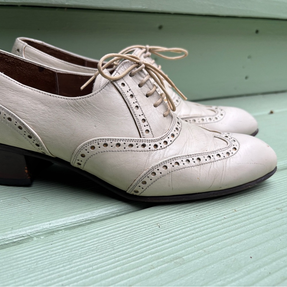 Vintage White Leather Cissa Lace-Up Shoes 8.5